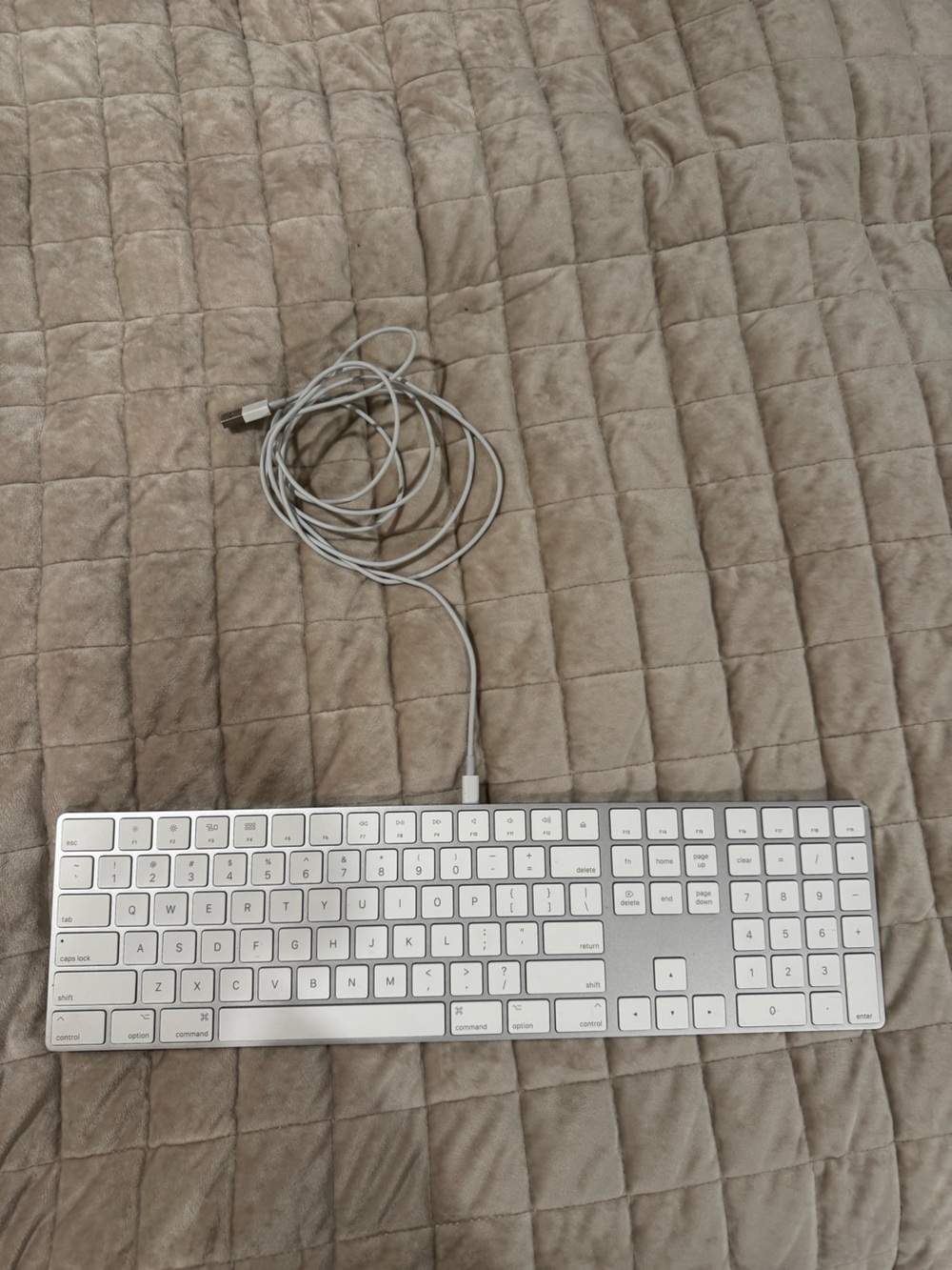 Apple Numeric Wireless Keyboard - Picture 1 of 5